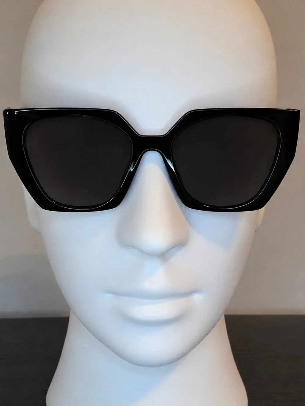 Oversized Black Angular Cat Eye Sunglasses NWOT Thick Frame Designer Look
